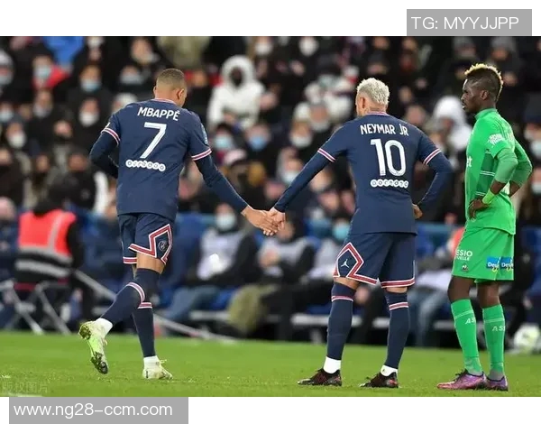 斯基拉透露巴黎与杜埃续约至2030年并大幅提升薪资待遇